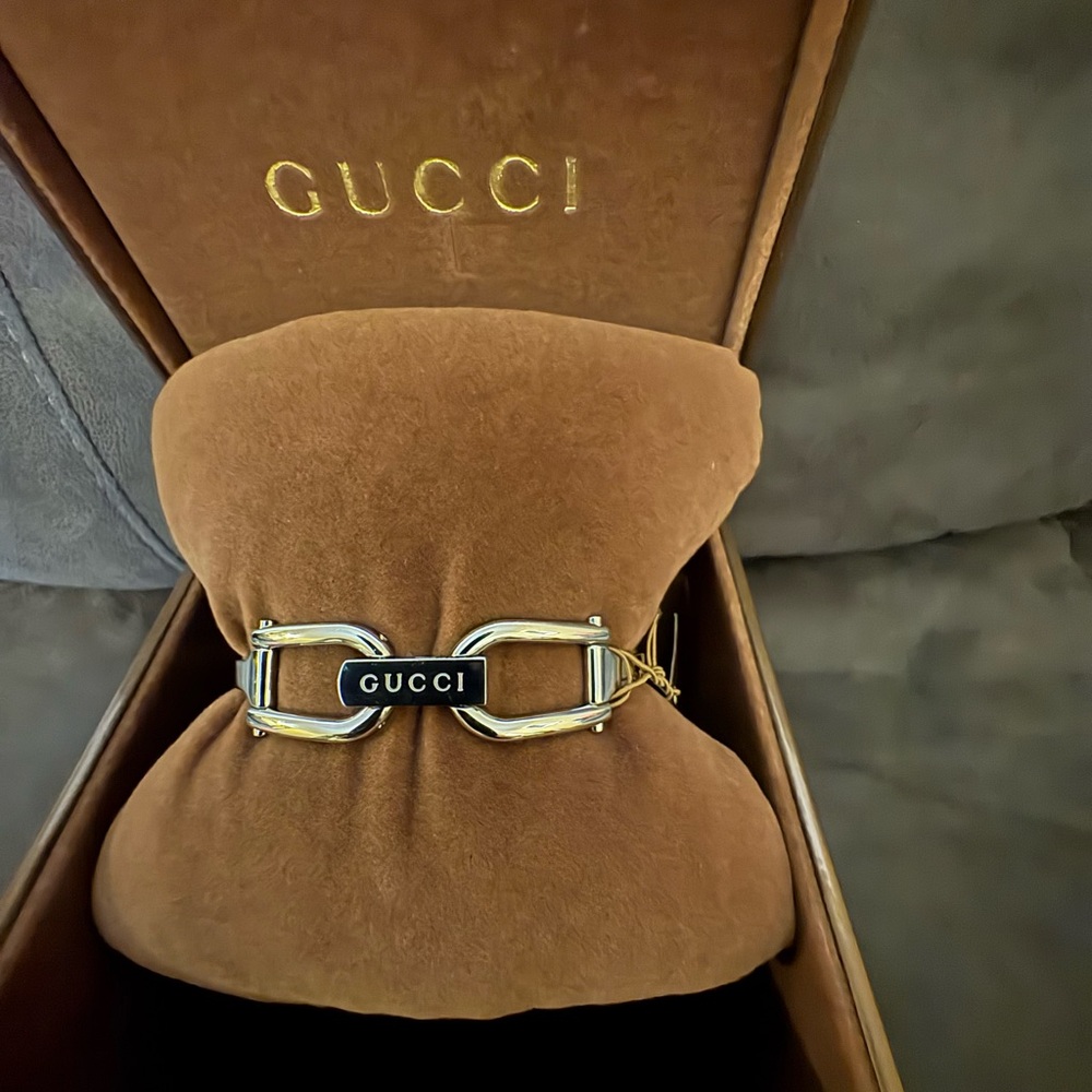 Gucci Gold Tone Rectangular Women's Bracelet Watch - Picture 12 of 12